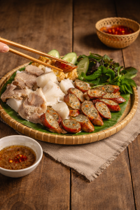 Mẹt bún đậu có topping dồi sụn