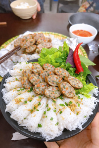 món dồi sụn bánh hỏi truyền thống