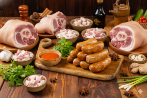 thịt chân giò heo làm lạp xưởng